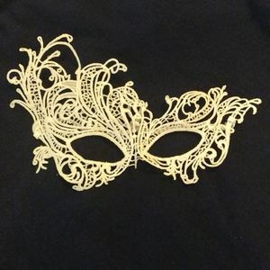 Off-white white lace mask with elastic tie